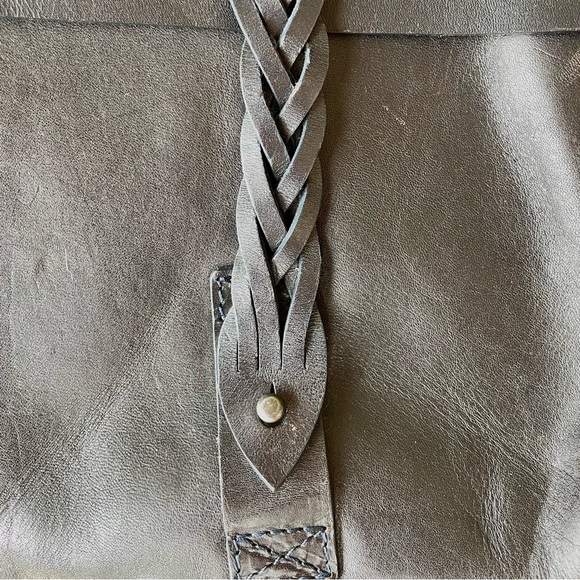 The Weekender Bag - Picture 4 of 6